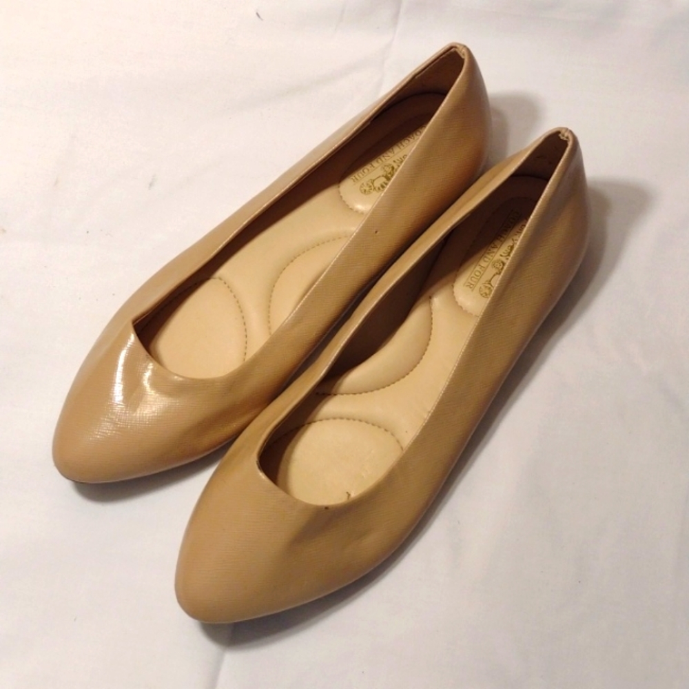 Coach and Four Nude Flats! EUC.